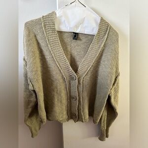 Forever 21 beige cropped sweater cardigan